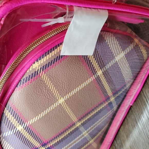 Betsey Johnson 3 Piece Cosmetic Bags Set - Picture 9 of 10